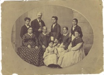 Foto 2  Famiglia Muzio, Voltri 1867, fotografo anonimo